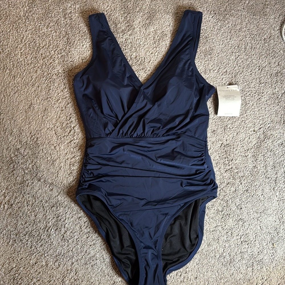 NEW Garnet Hill Ruched Surplice V-Neck One-Piece Swimsuit size 8 navy blue nwt - Picture 2 of 9